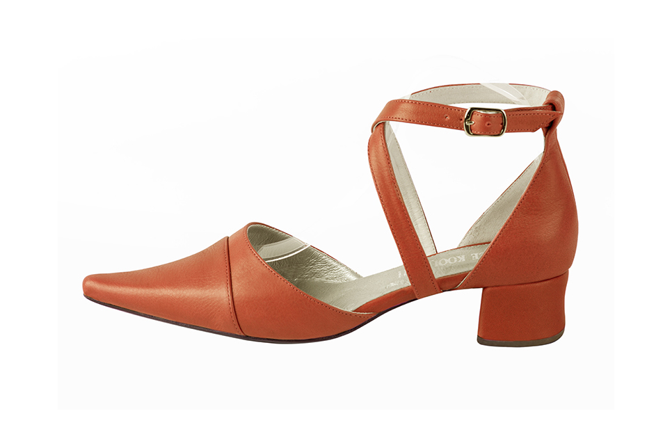Terracotta orange women's open side shoes, with crossed straps. Pointed toe. Low flare heels. Profile view - Florence KOOIJMAN